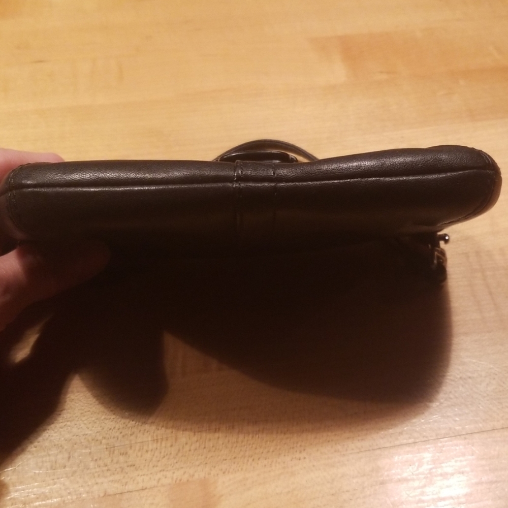 Coach wristlet - Picture 7 of 8